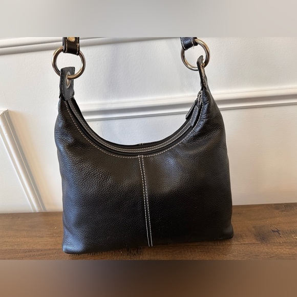 Beautiful Etienne Aigner black leather handbag in great condition - Picture 4 of 13